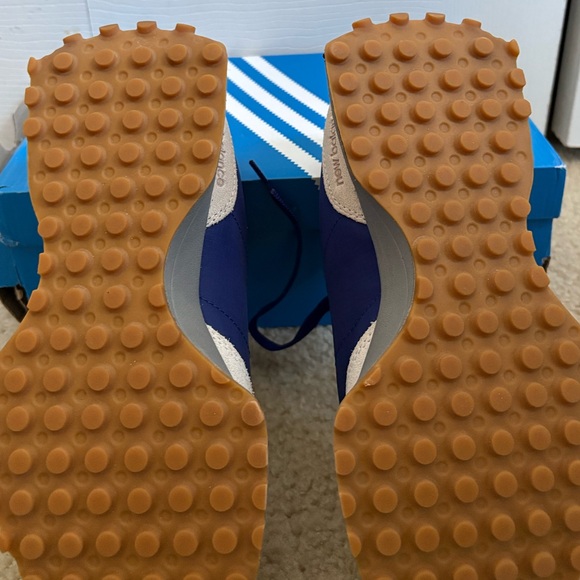 New Balance Blue and Cream Sneakers - Picture 3 of 4